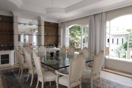 Casa à venda com 5 quartos, 1300m² em Super Quadra Morumbi, São Paulo