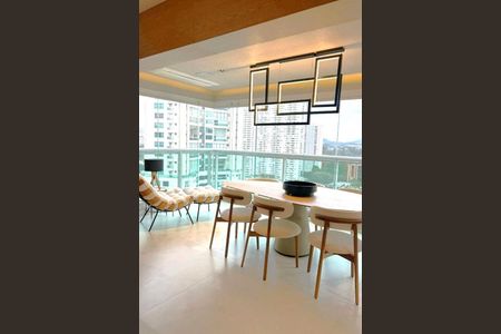 Apartamento à venda com 202m², 3 quartos e 3 vagas