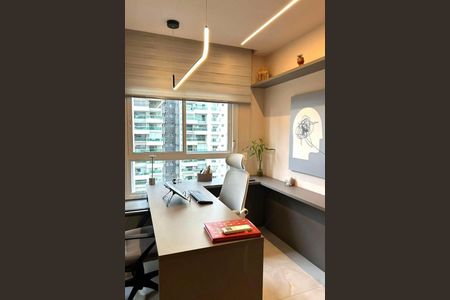 Apartamento à venda com 202m², 3 quartos e 3 vagas