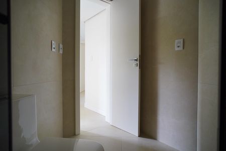 Apartamento para alugar com 123m², 3 quartos e 2 vagasBanheiro 