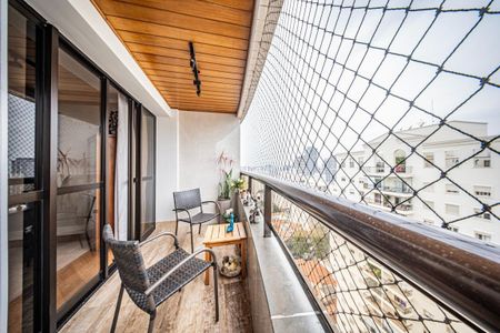 Apartamento à venda com 216m², 4 quartos e 4 vagas