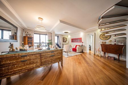 Apartamento à venda com 216m², 4 quartos e 4 vagas