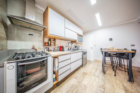 Apartamento à venda com 216m², 4 quartos e 4 vagas