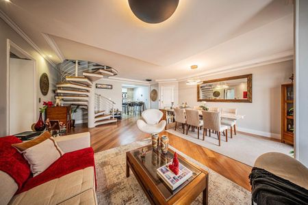 Apartamento à venda com 216m², 4 quartos e 4 vagas