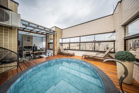 Apartamento à venda com 216m², 4 quartos e 4 vagas