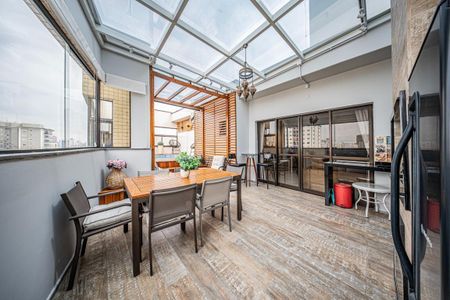 Apartamento à venda com 216m², 4 quartos e 4 vagas
