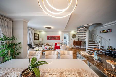 Apartamento à venda com 216m², 4 quartos e 4 vagas