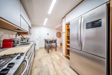 Apartamento à venda com 216m², 4 quartos e 4 vagas