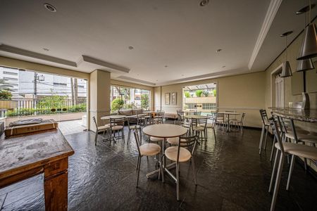 Apartamento à venda com 216m², 4 quartos e 4 vagas