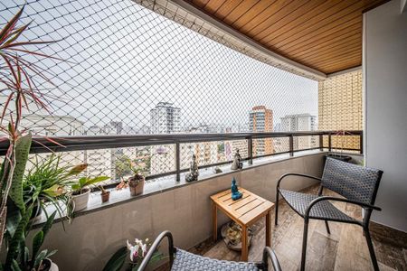 Apartamento à venda com 216m², 4 quartos e 4 vagas