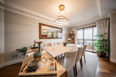 Apartamento à venda com 216m², 4 quartos e 4 vagas