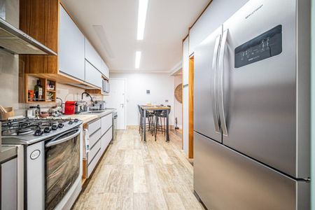 Apartamento à venda com 216m², 4 quartos e 4 vagas