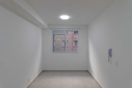 Sala de apartamento para alugar com 1 quarto, 26m² em Parque Industrial Tomas Edson, São Paulo