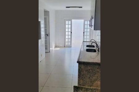 Casa à venda com 3 quartos, 200m² em Vargem Pequena, Rio de Janeiro