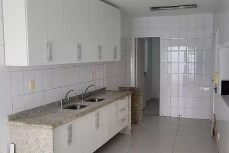 Casa à venda com 3 quartos, 200m² em Vargem Pequena, Rio de Janeiro
