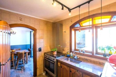 Casa à venda com 4 quartos, 280m² em Cursino, São Paulo