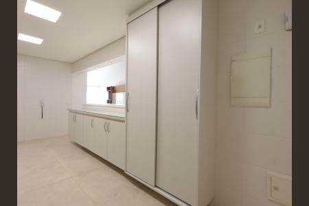 Apartamento para alugar com 156m², 3 quartos e 3 vagasCozinha