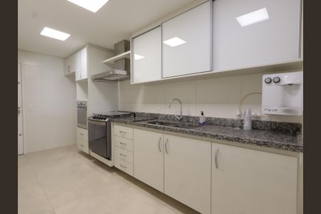 Apartamento para alugar com 156m², 3 quartos e 3 vagasCozinha