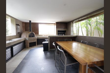 Apartamento para alugar com 156m², 3 quartos e 3 vagasÁrea comum - Churrasqueira
