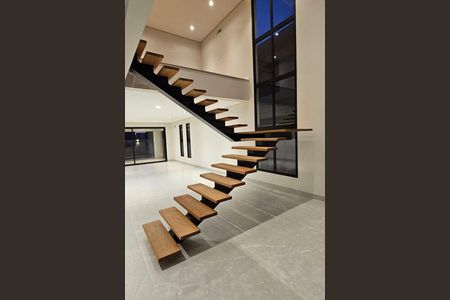 Casa à venda com 340m², 4 quartos e 4 vagas