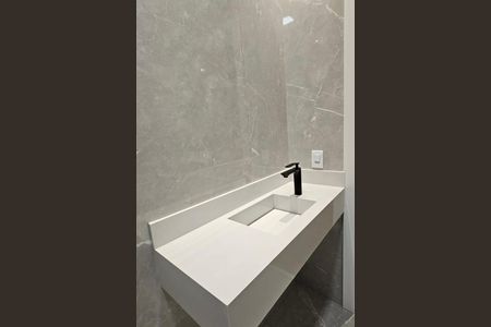 Casa à venda com 340m², 4 quartos e 4 vagas