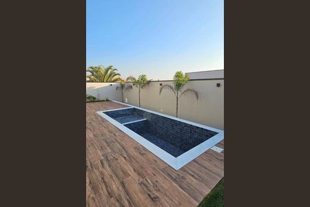 Casa à venda com 340m², 4 quartos e 4 vagas