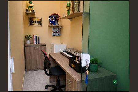 Casa à venda com 145m², 4 quartos e 2 vagas Casa à venda com 145m², 4 quartos e 2 vagasQuarto