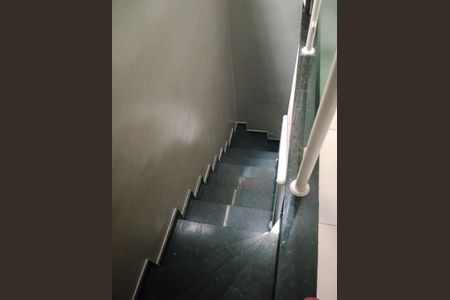Corredor de casa à venda com 4 quartos, 145m² em Parque Savoi City, São Paulo