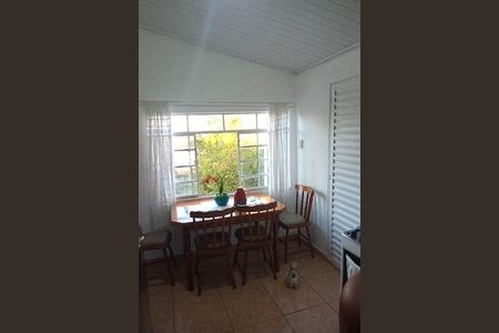 Casa à venda com 106m², 2 quartos e 1 vaga