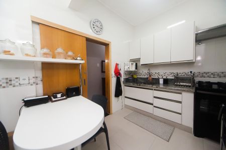 Apartamento à venda com 100m², 2 quartos e 1 vagaCozinha