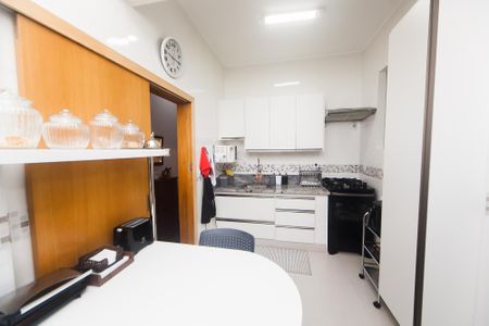 Apartamento à venda com 100m², 2 quartos e 1 vagaCozinha