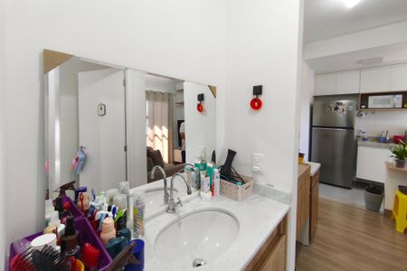 Banheiro de apartamento à venda com 1 quarto, 45m² em Parque Industrial, Campinas