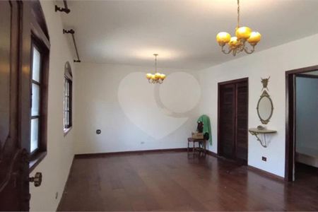 Casa à venda com 153m², 4 quartos e 2 vagas
