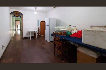 Casa à venda com 4 quartos, 133m² em Jardim Peri Peri, São Paulo