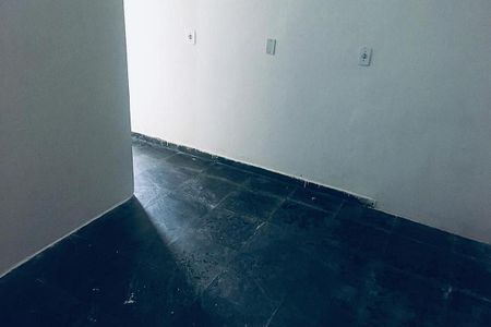Casa à venda com 3 quartos, 50m² em Vila Quitauna, Osasco