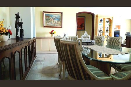 Apartamento para alugar com 5 quartos, 300m² em Boqueirão, Santos
