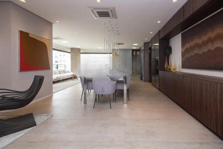 Apartamento à venda com 258m², 4 quartos e 4 vagas