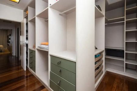 Apartamento à venda com 258m², 4 quartos e 4 vagas