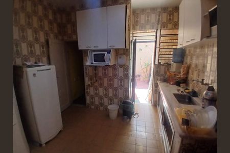 Casa à venda com 158m², 4 quartos e sem vaga