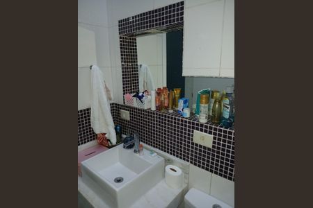 Casa de condomínio para alugar com 247m², 3 quartos e 3 vagasBanheiro