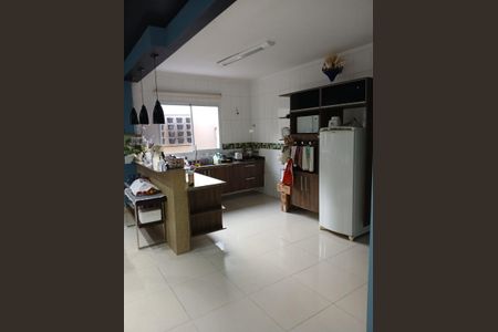 Casa de condomínio para alugar com 247m², 3 quartos e 3 vagasCozinha