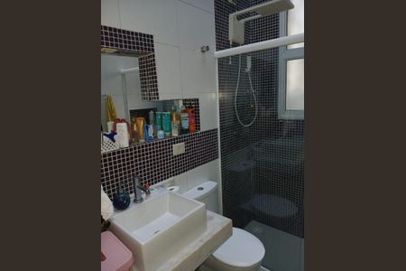 Casa de condomínio para alugar com 247m², 3 quartos e 3 vagasBanheiro