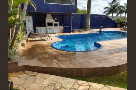Casa de condomínio para alugar com 247m², 3 quartos e 3 vagasPiscina