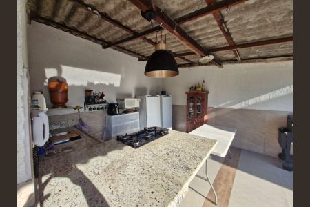 Casa à venda com 3 quartos, 165m² em Jardim Guanabara, Rio de Janeiro