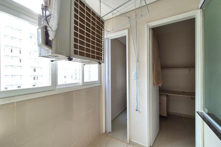 Apartamento à venda com 130m², 3 quartos e 1 vagaÁrea de Serviço