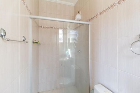 Casa à venda com 180m², 3 quartos e 4 vagasBanheiro da suíte 2