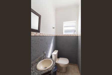 Casa à venda com 180m², 3 quartos e 4 vagasLavabo