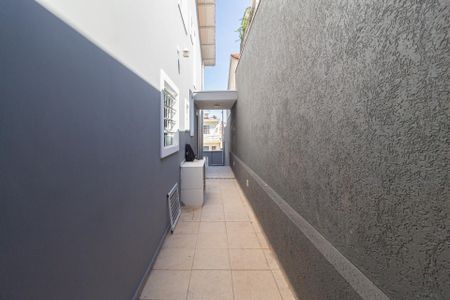 Casa à venda com 180m², 3 quartos e 4 vagasCorredor