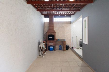 Casa à venda com 180m², 3 quartos e 4 vagasQuintal