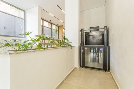 Apartamento à venda com 26m², 1 quarto e sem vaga Apartamento à venda com 26m², 1 quarto e sem vagaHall social